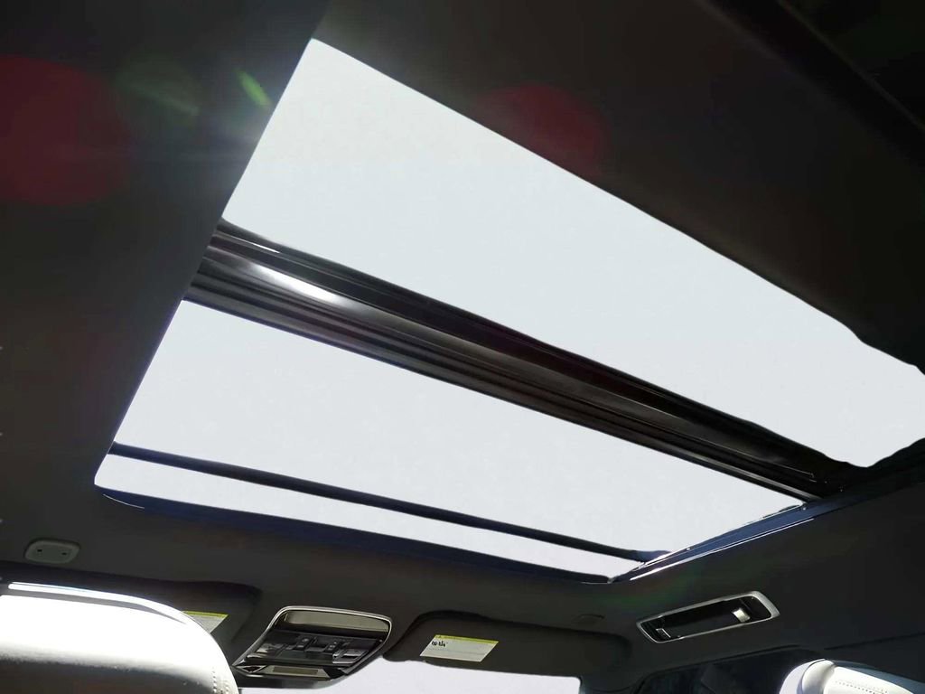 Used 2023 Land Rover Range Rover SE image 23