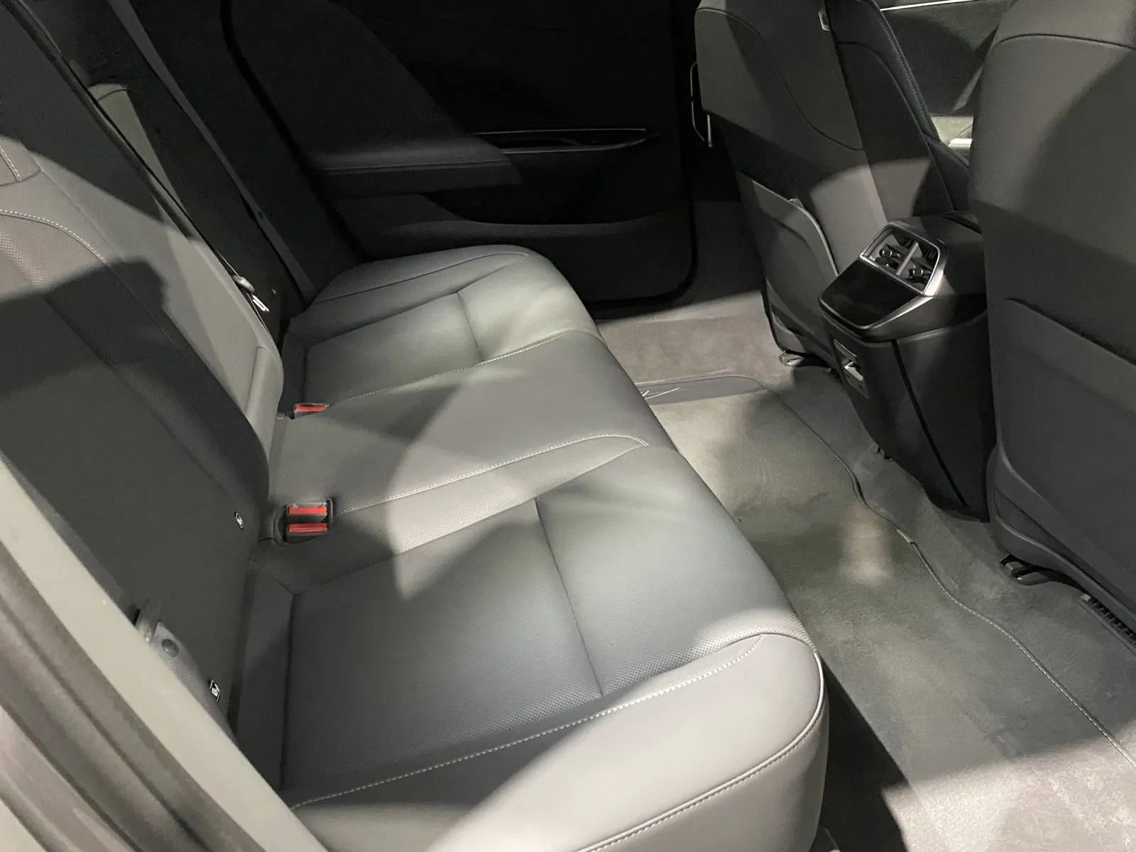 Used 2024 Lucid Air Pure image 7