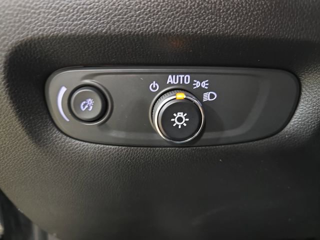 Used 2023 Chevrolet Traverse LT w/ Midnight/Sport Edition image 29