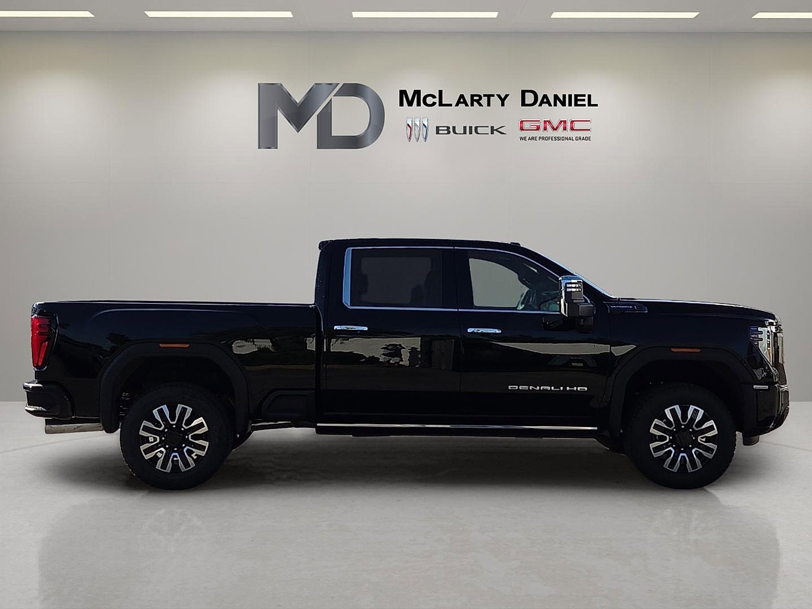 New 2026 GMC Sierra 2500 Denali Ultimate image 6