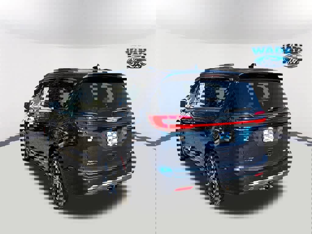 Used 2022 Chrysler Pacifica Pinnacle image 7