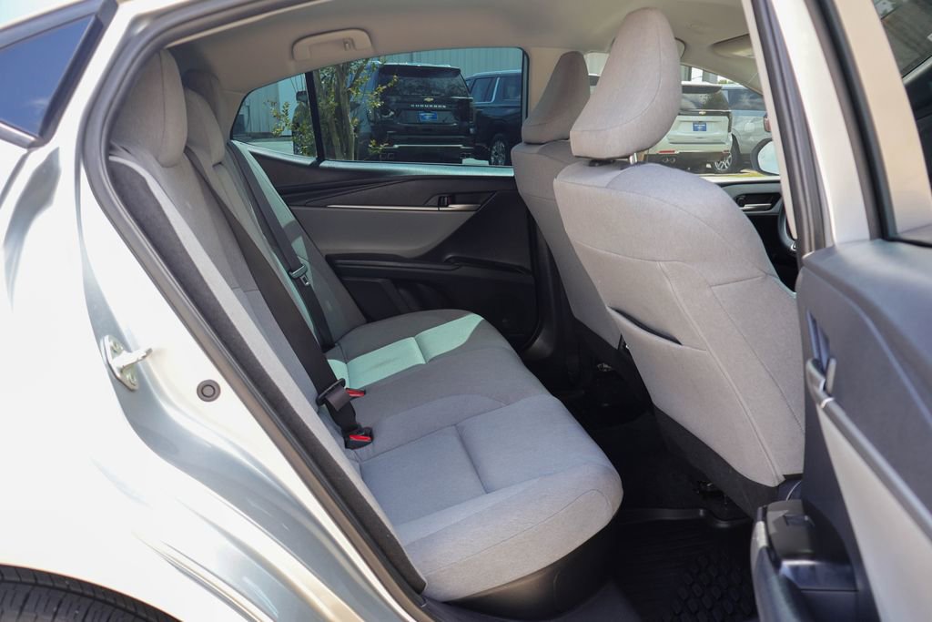 Used 2025 Toyota Camry LE AWD/4WD image 11