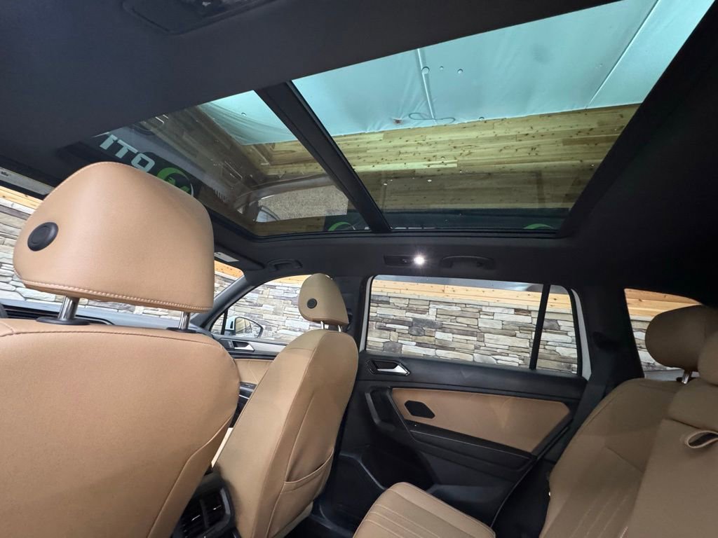 Used 2023 Volkswagen Tiguan SE w/ Panoramic Sunroof Package image 28