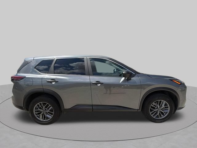 Used 2024 Nissan Rogue S AWD/4WD image 2