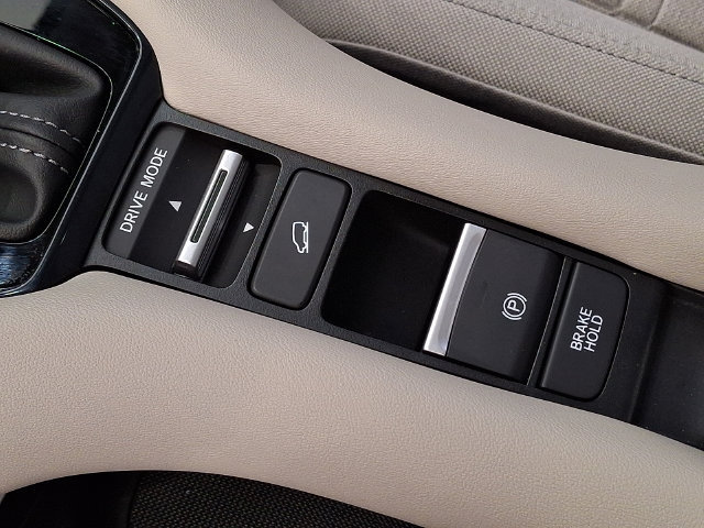 Used 2023 Honda HR-V LX image 26