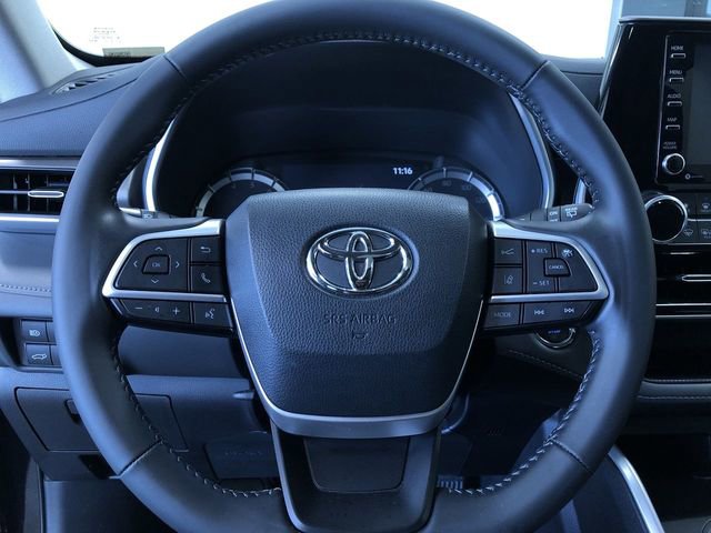 Used 2022 Toyota Highlander XLE image 25