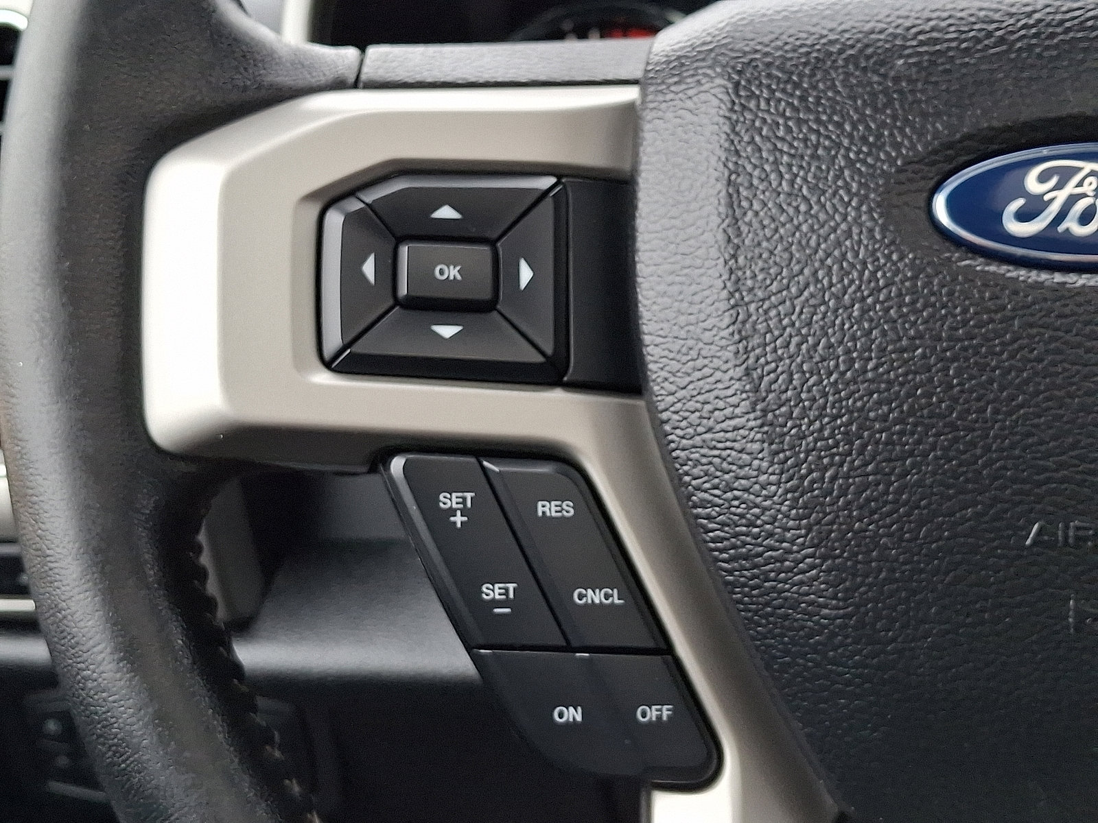 Certified 2019 Ford F150 Lariat w/ Equipment Group 502A Luxury image 22