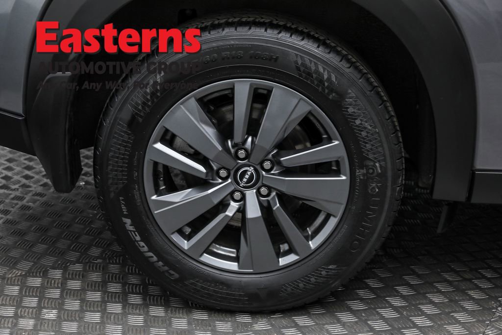 Used 2024 Nissan Pathfinder S image 30