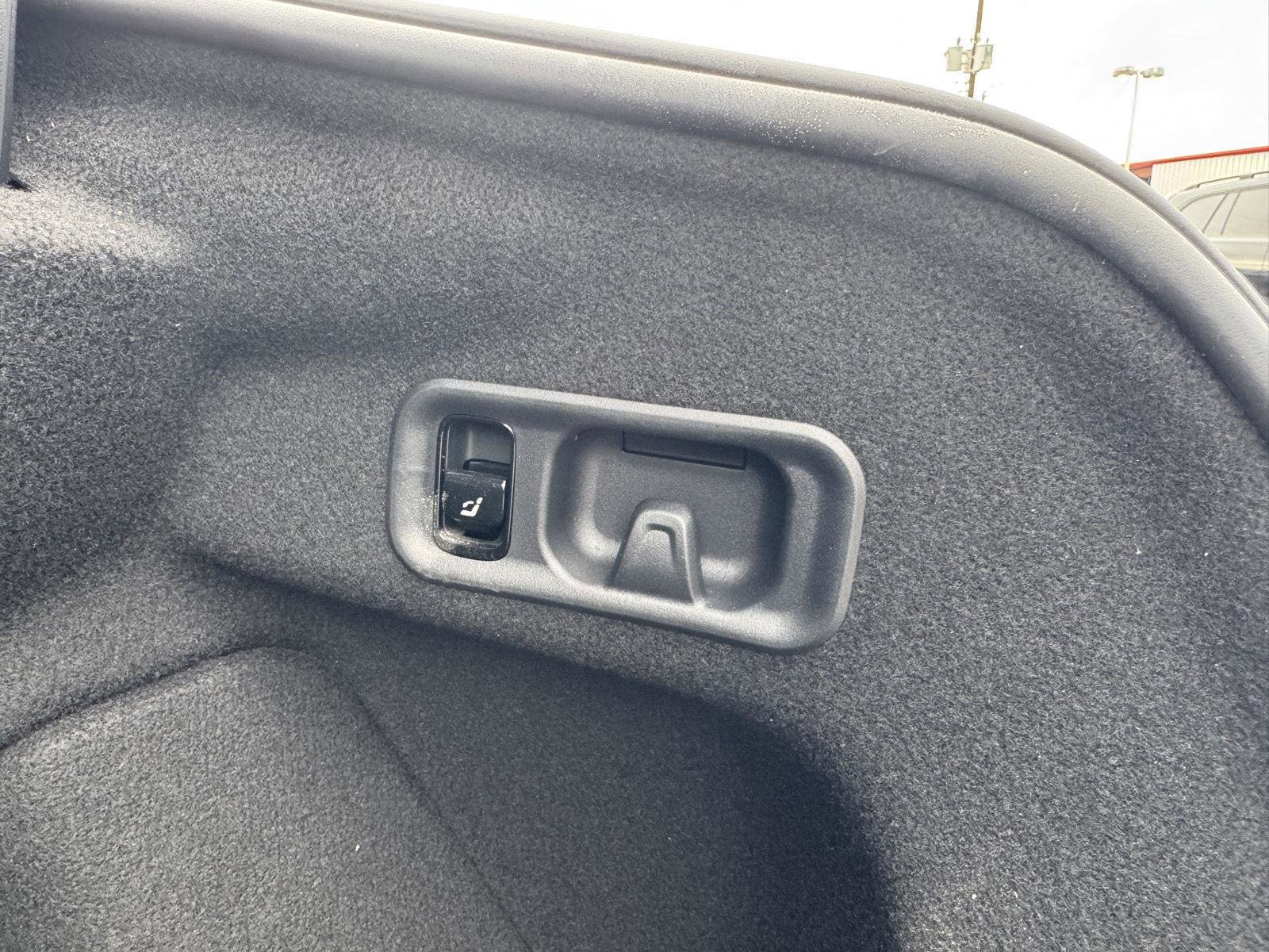 Certified 2025 Mercedes-Benz E 350 Sedan image 24