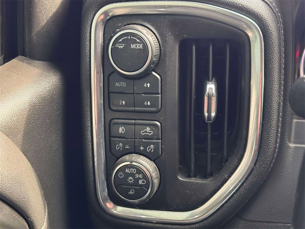 Used 2020 Chevrolet Silverado 1500 LT Trail Boss image 17