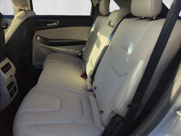 Used 2017 Ford Edge Titanium w/ Equipment Group 301A FWD image 8