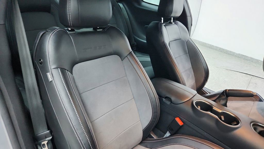 Used 2020 Ford Mustang Shelby GT350 w/ Technology Package image 31