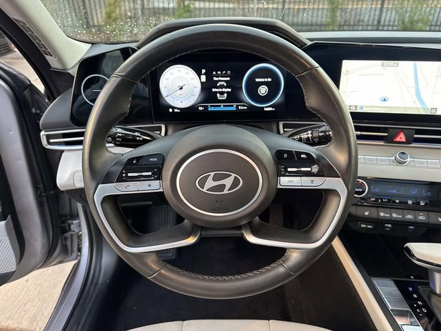 Used 2025 Hyundai Elantra Limited FWD image 21