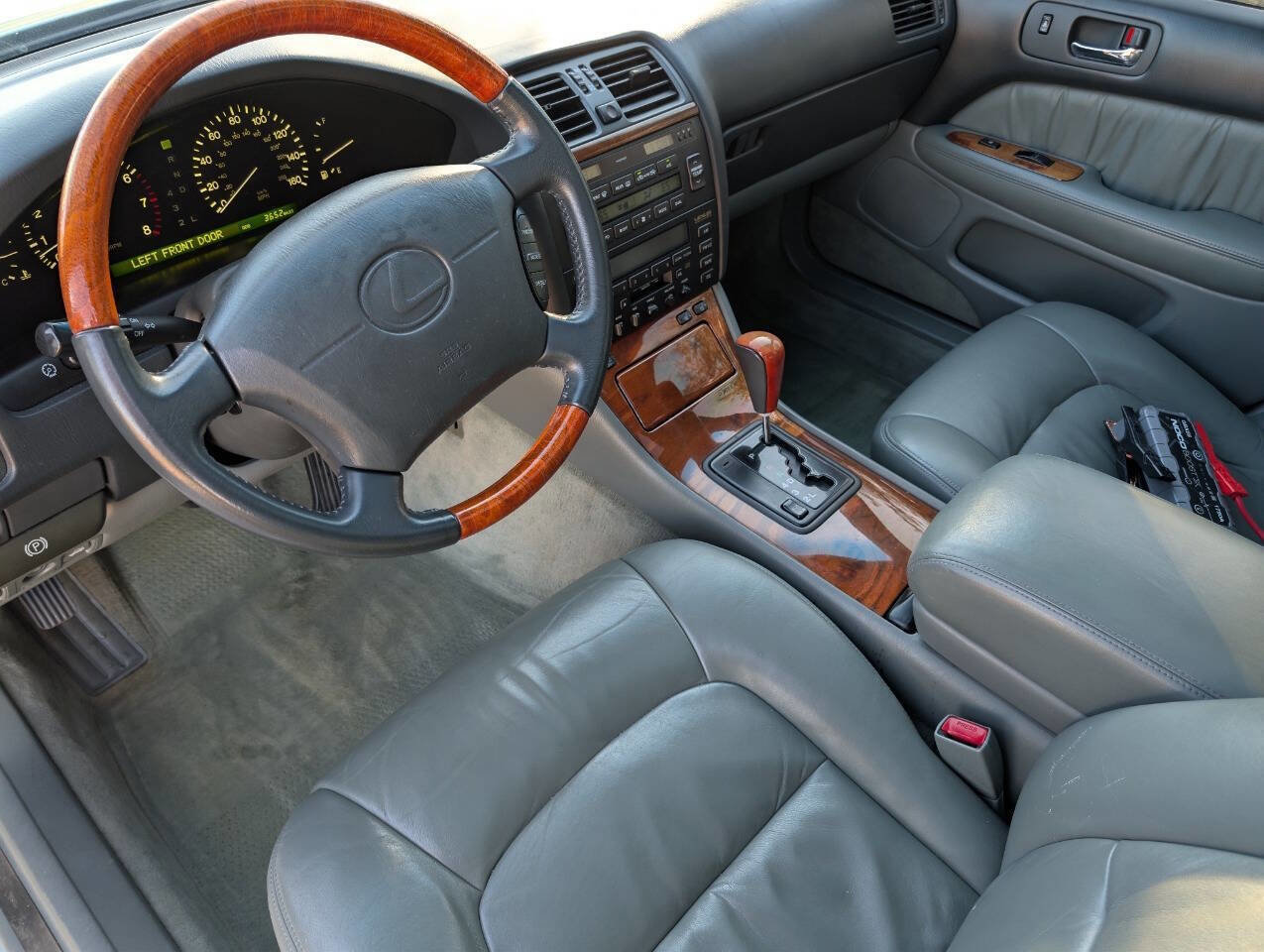 Used 1999 Lexus LS 400 image 14