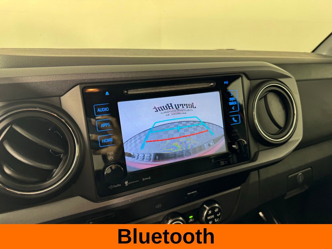 Used 2019 Toyota Tacoma TRD Off-Road AWD/4WD image 3