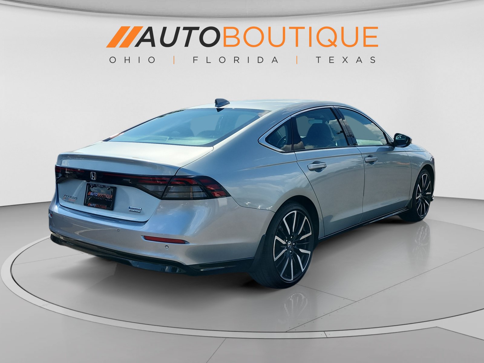 Used 2024 Honda Accord Touring image 5