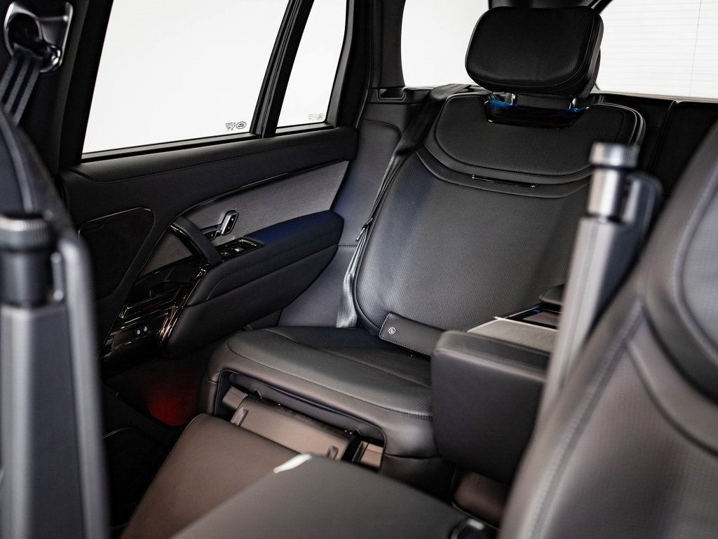 New 2026 Land Rover Range Rover SV image 49