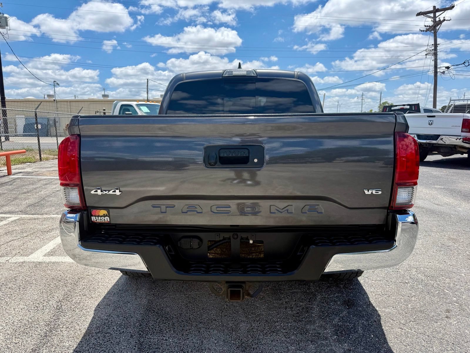 Used 2018 Toyota Tacoma SR5 AWD/4WD image 4