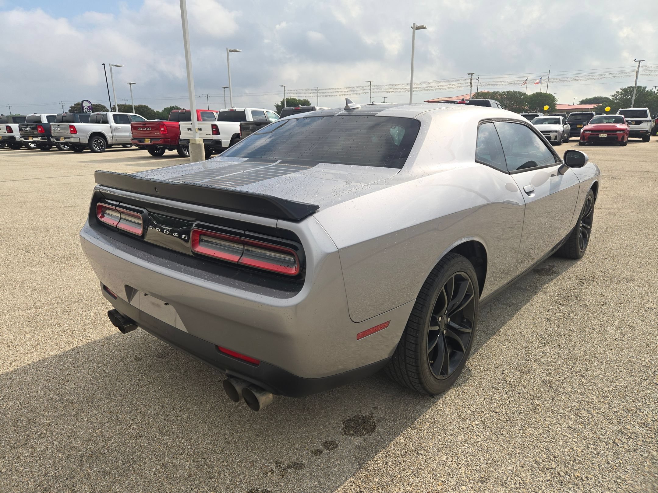 Used 2016 Dodge Challenger SXT w/ Blacktop Package RWD image 3
