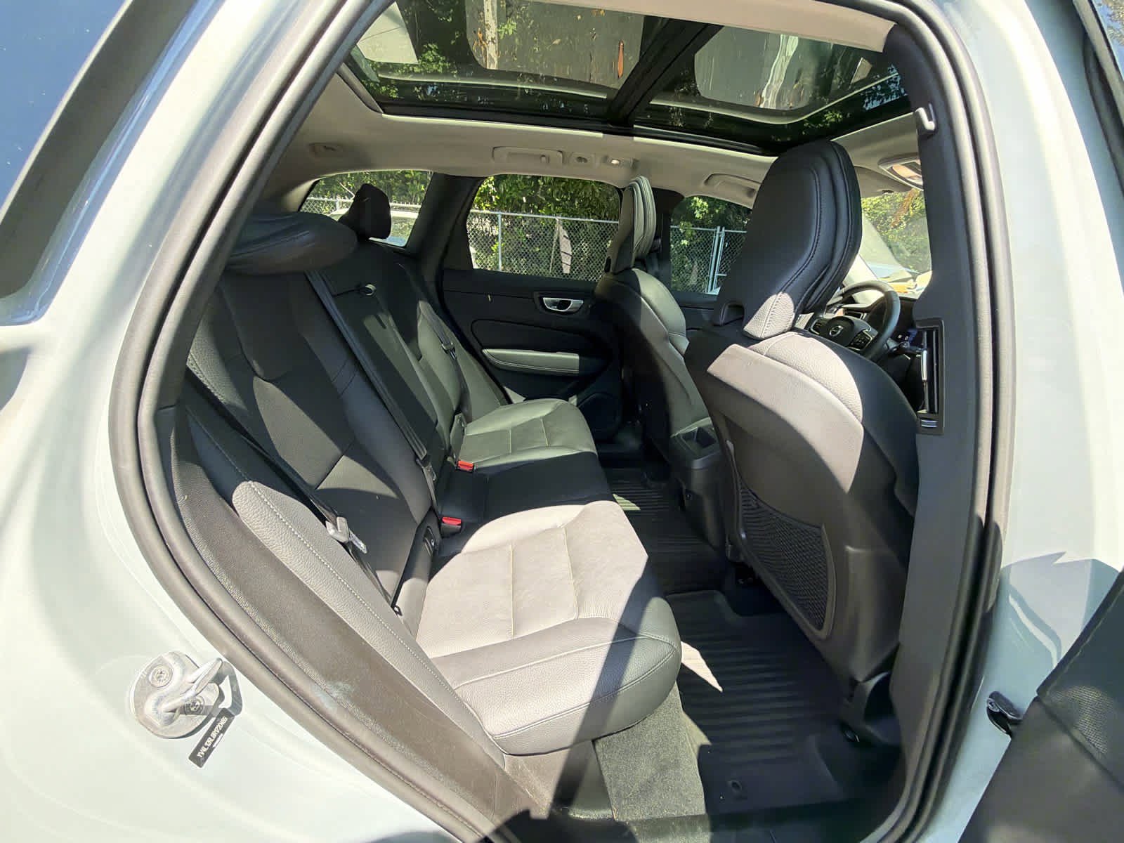 Used 2024 Volvo XC60 B5 Plus w/ Protection Package Premier AWD/4WD image 21