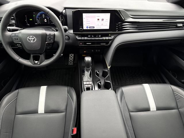 Used 2025 Toyota Camry SE w/ Convenience Package image 11
