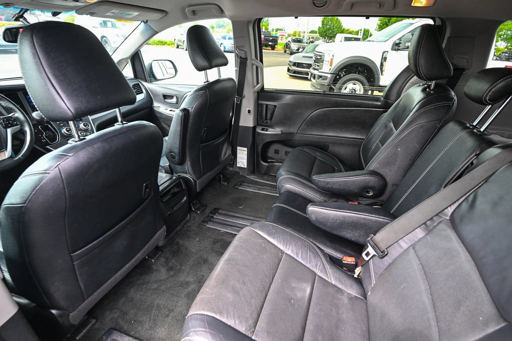 Used 2017 Toyota Sienna SE FWD image 23