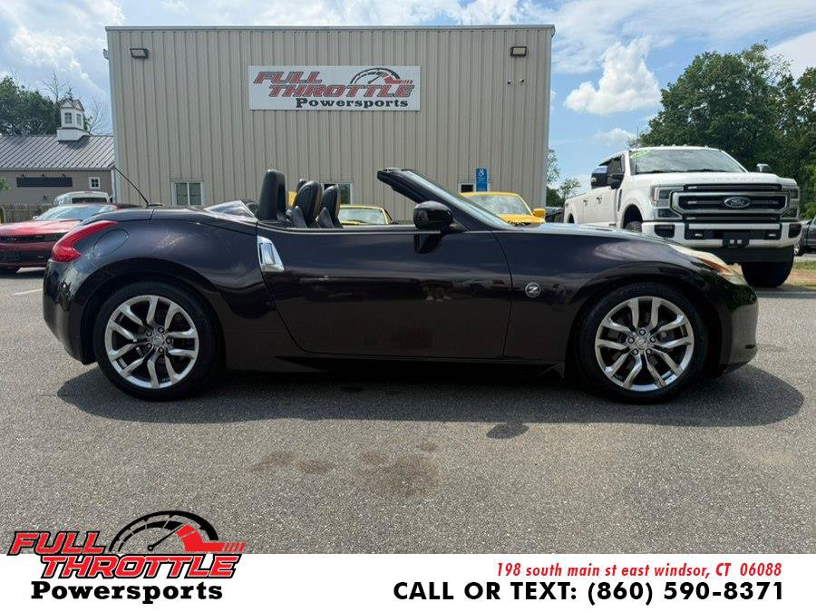 Used 2010 Nissan 370Z Touring RWD image 10