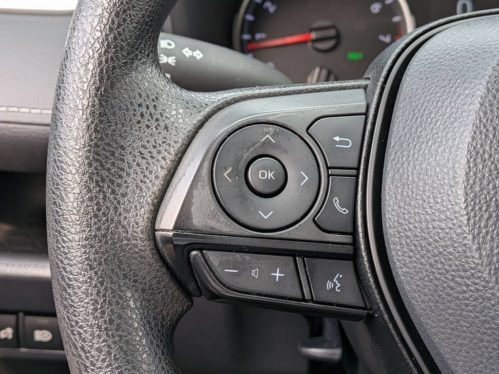 Used 2022 Toyota RAV4 LE AWD/4WD image 20