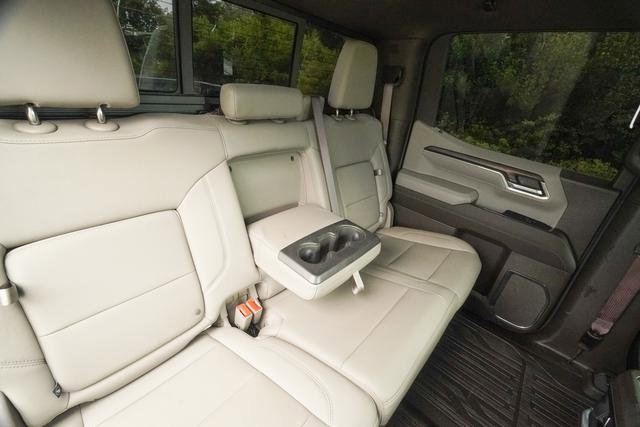 Used 2024 GMC Sierra 1500 SLT w/ SLT Premium Plus Package AWD/4WD image 30