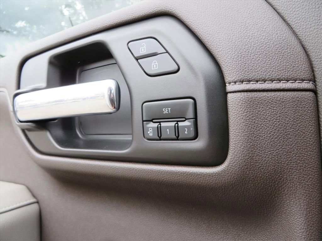 Used 2022 Chevrolet Silverado 1500 LTZ w/ LTZ Convenience Package II image 28