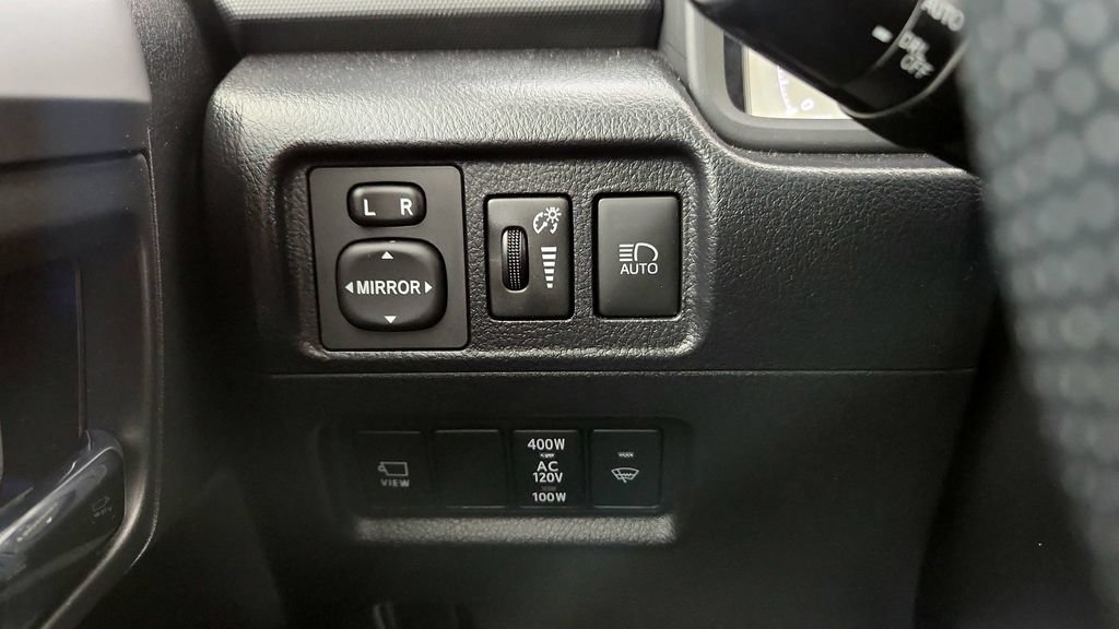 Used 2023 Toyota 4Runner Limited AWD/4WD image 33