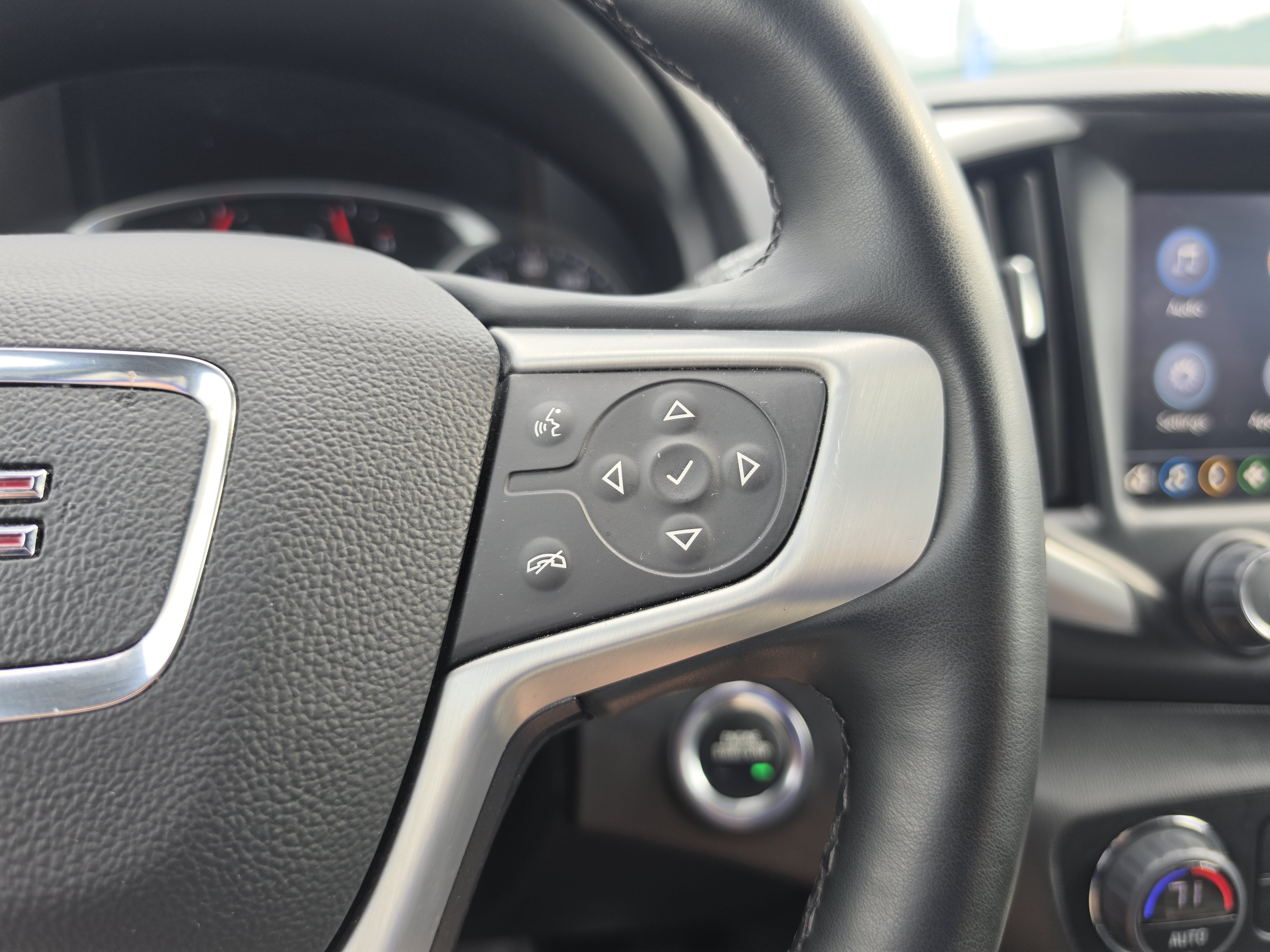 Used 2024 GMC Terrain SLT AWD/4WD image 21