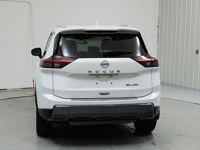 Used 2025 Nissan Rogue SL image 6