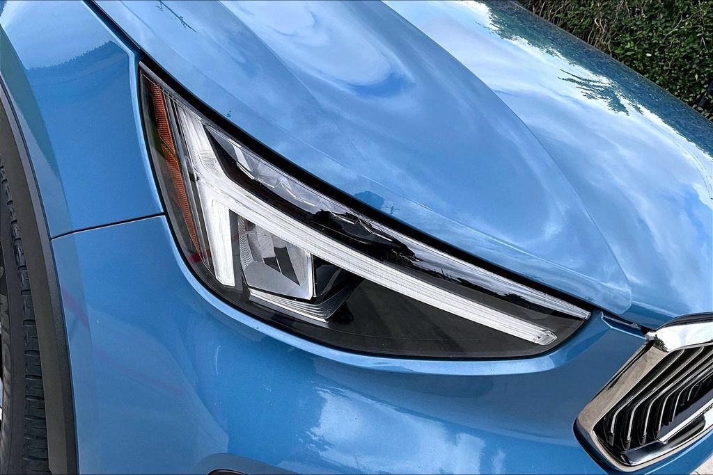 Certified 2024 Volvo XC40 B5 Core AWD/4WD image 39