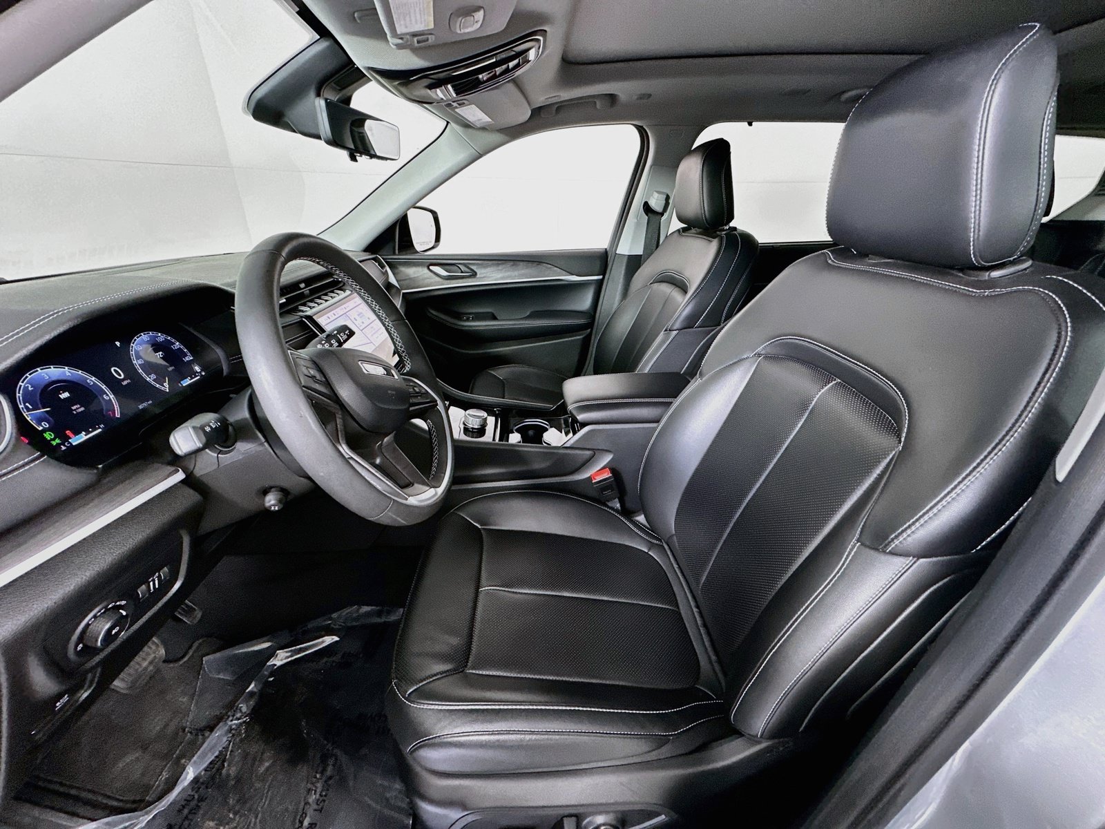 Used 2023 Jeep Grand Cherokee L Limited w/ Luxury Tech Group II RWD image 21