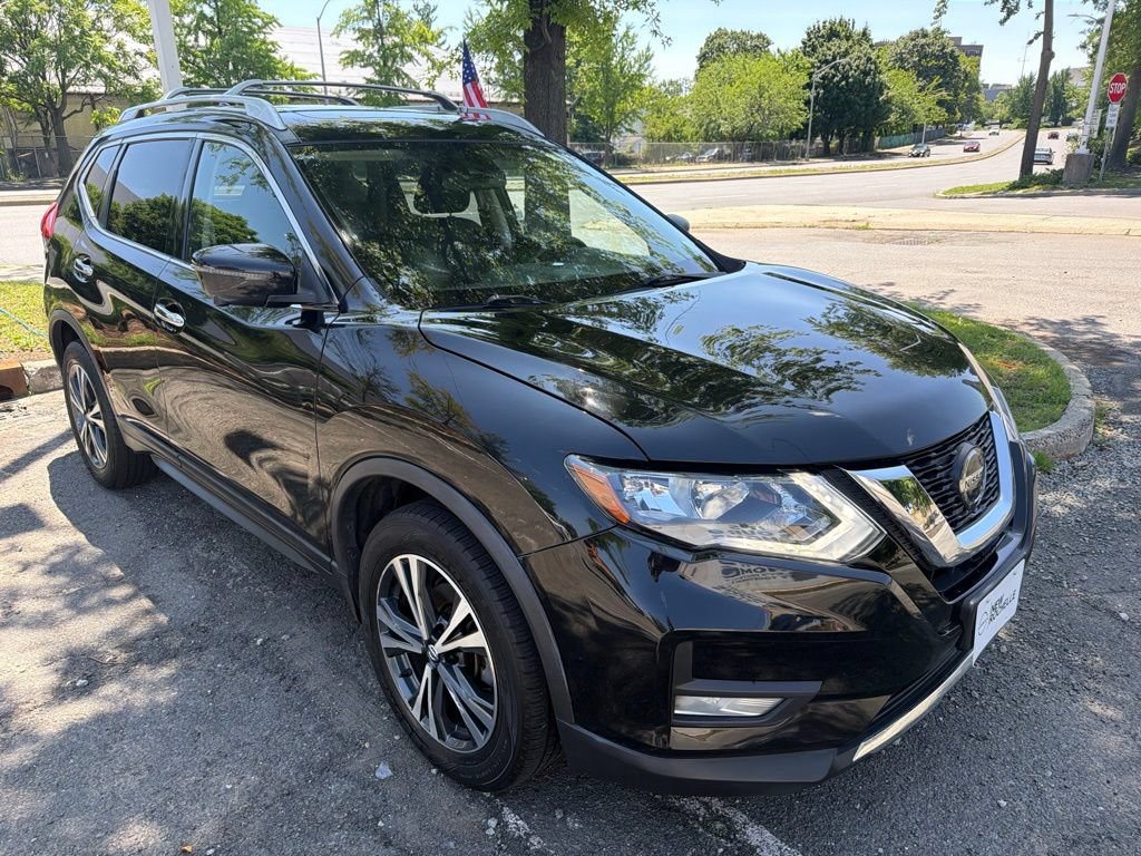 Used 2020 Nissan Rogue SV w/ Sun & Sound Touring Package AWD/4WD image 4