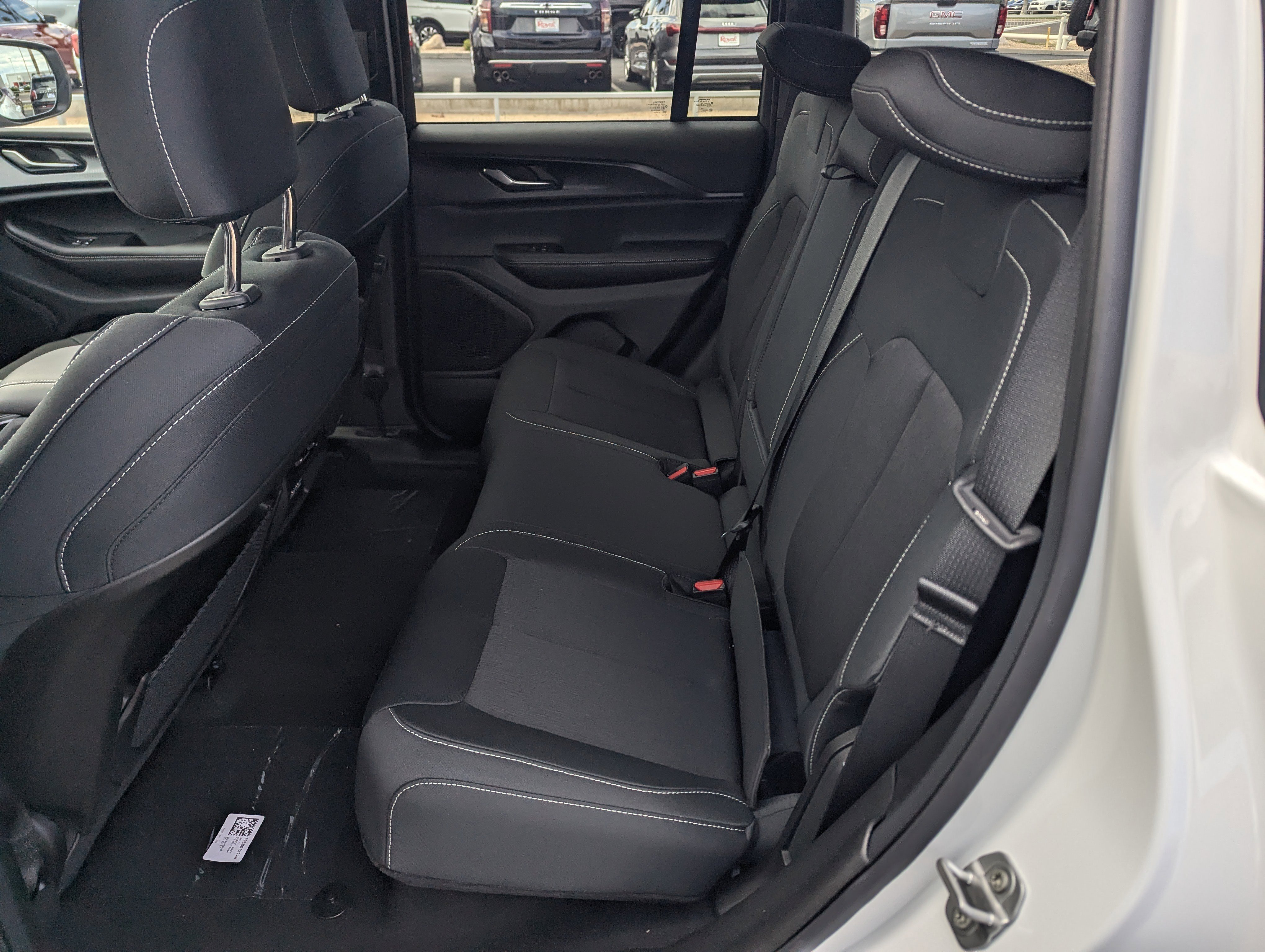 New 2025 Jeep Grand Cherokee Laredo image 8