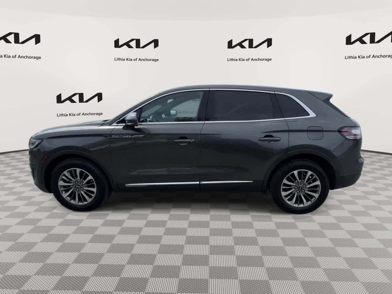 Used 2019 Lincoln Nautilus Select AWD/4WD image 5