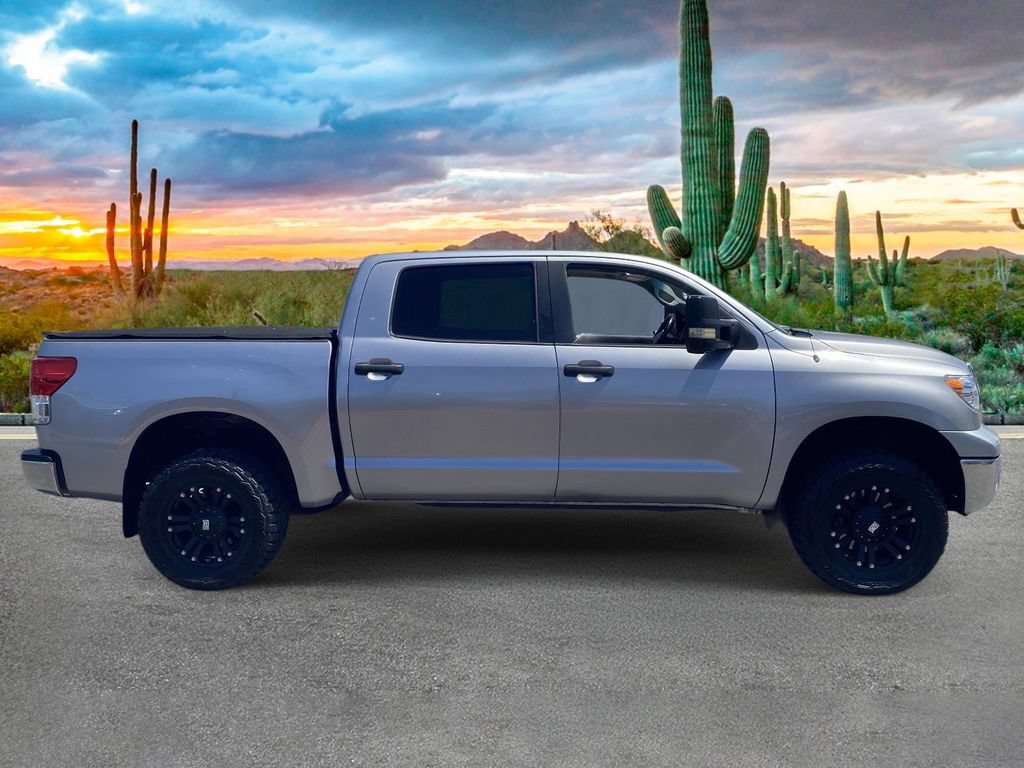 Used 2010 Toyota Tundra 4x4 CrewMax image 2