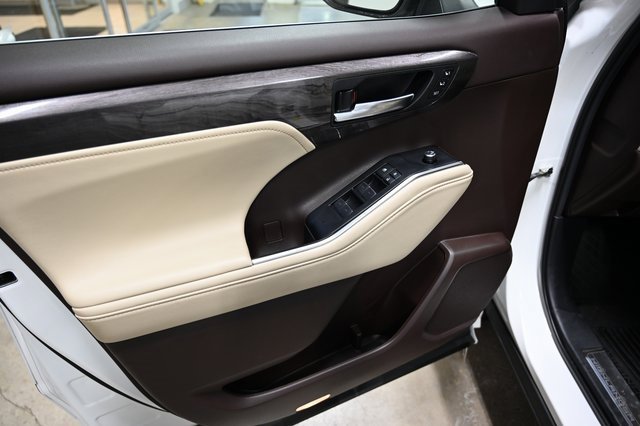 Used 2022 Toyota Highlander Platinum image 31