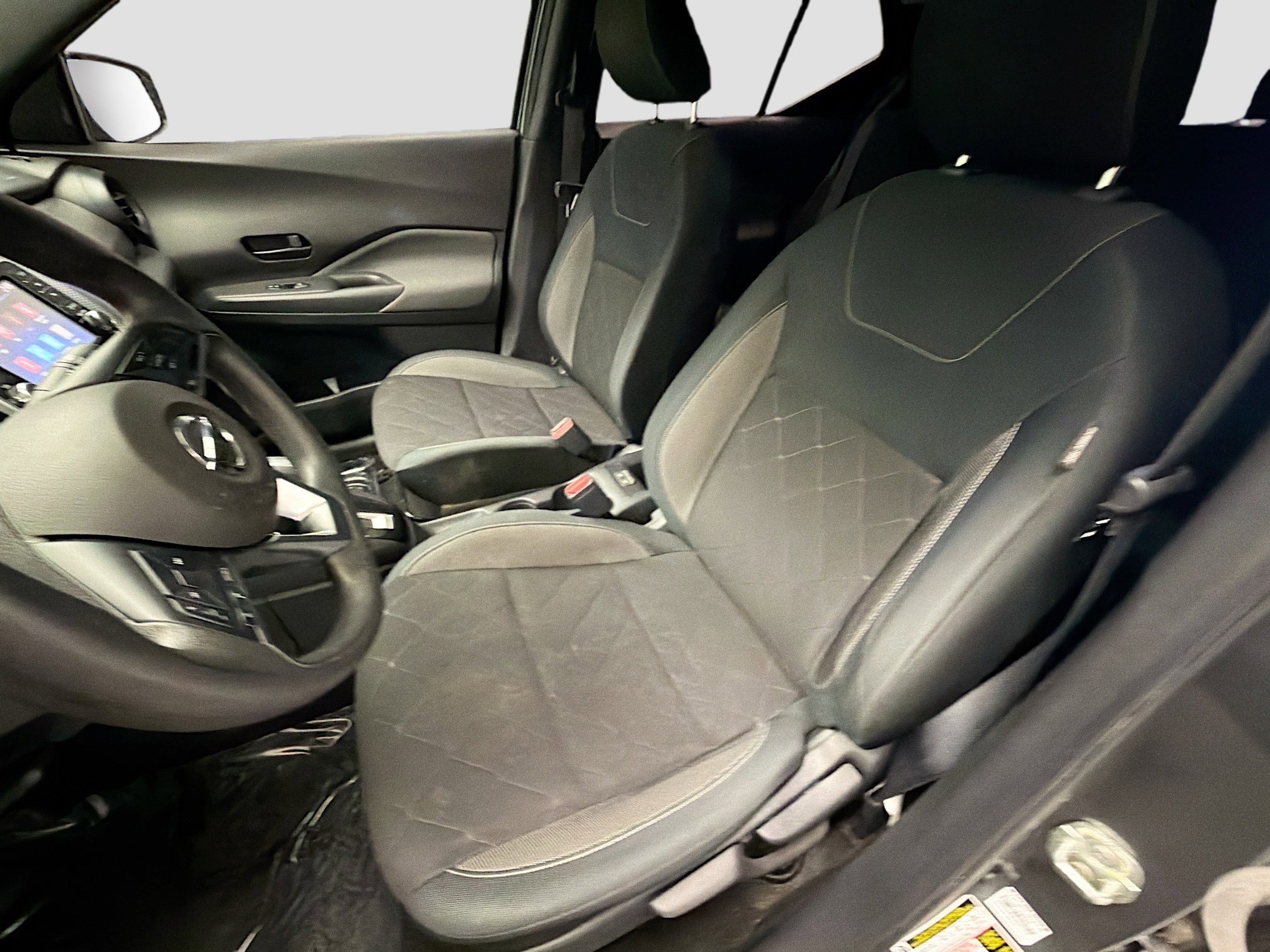 Used 2020 Nissan Kicks S image 11