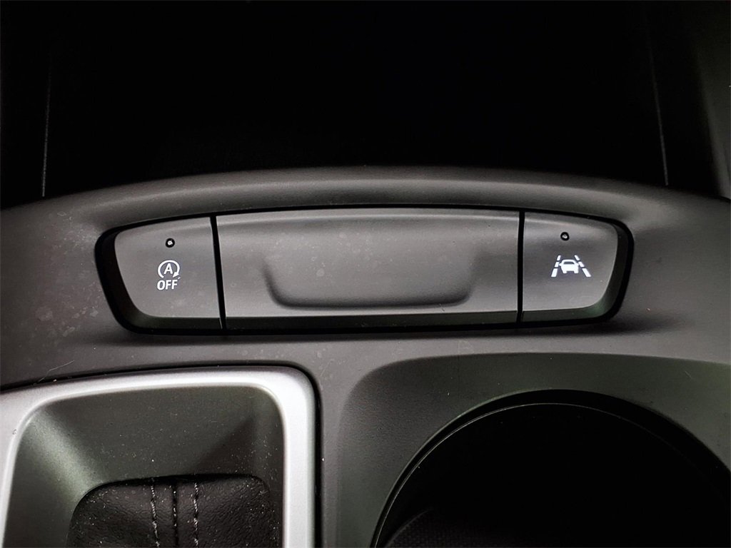 Used 2025 Chevrolet Trax LS w/ LS Convenience Package image 21