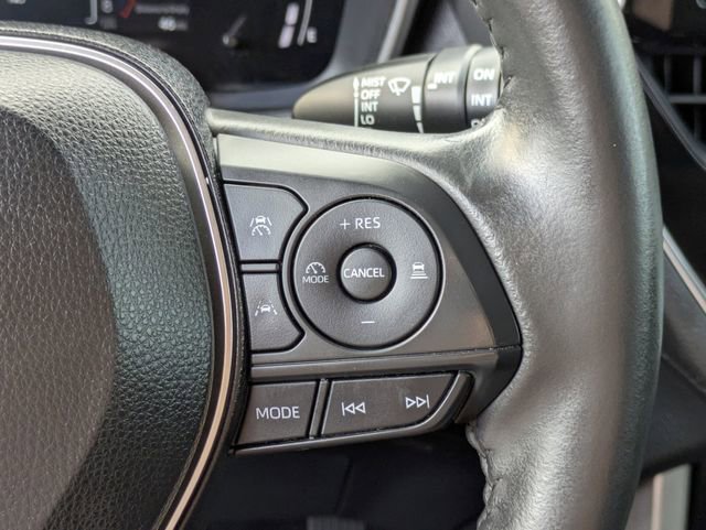 Used 2023 Toyota Corolla Cross XLE w/ Convenience Package image 21