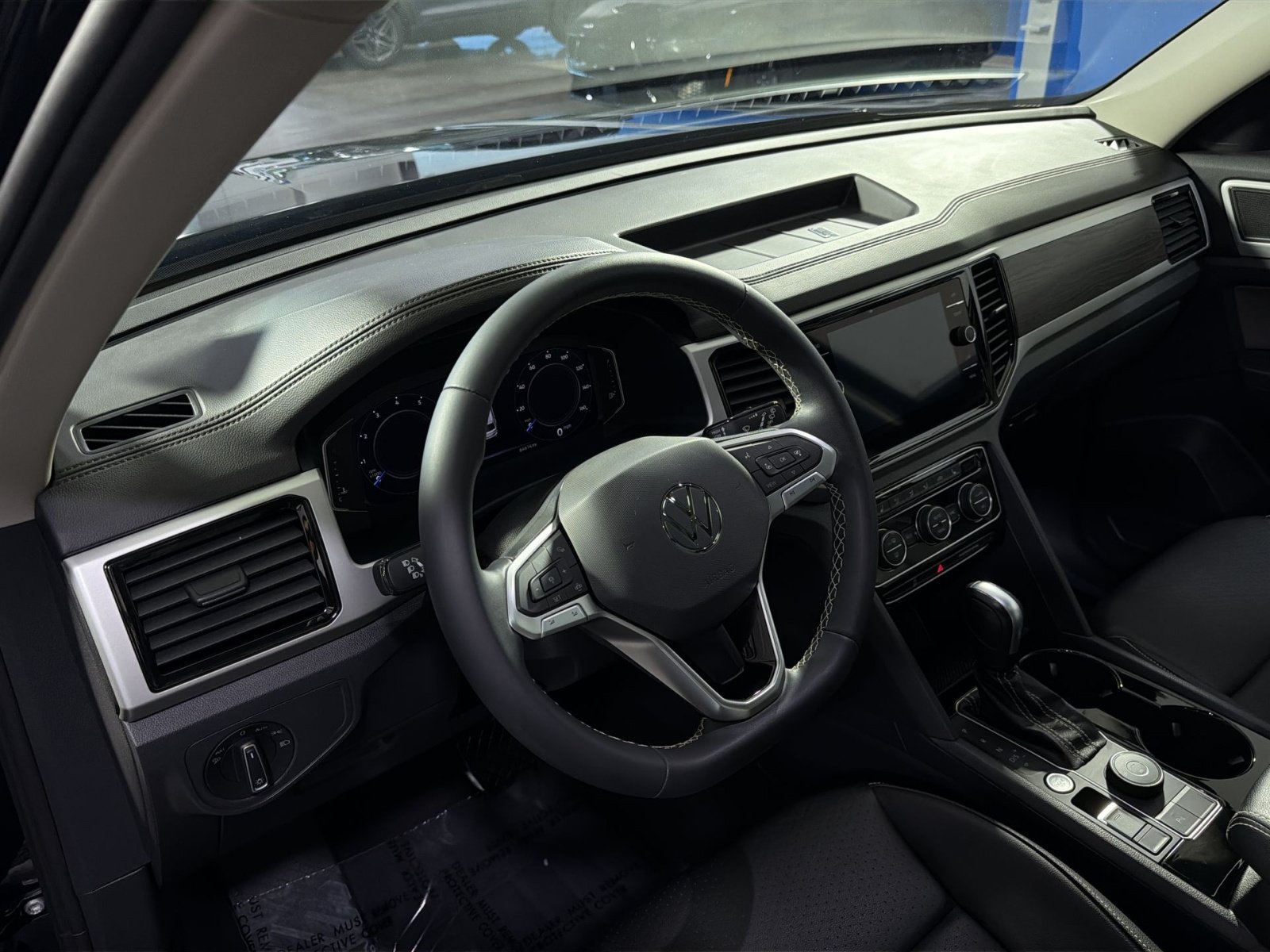 Used 2023 Volkswagen Atlas SE AWD/4WD image 18