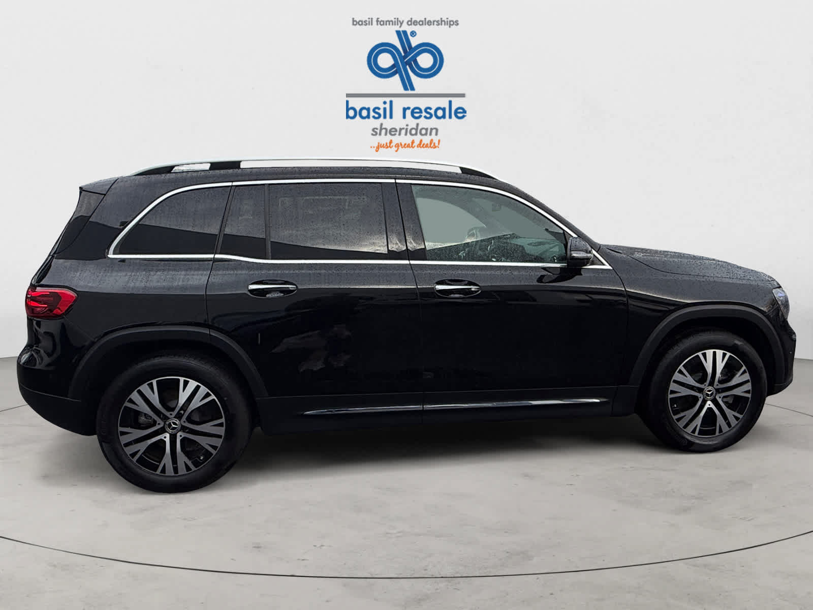 Used 2024 Mercedes-Benz GLB 250 4MATIC image 8