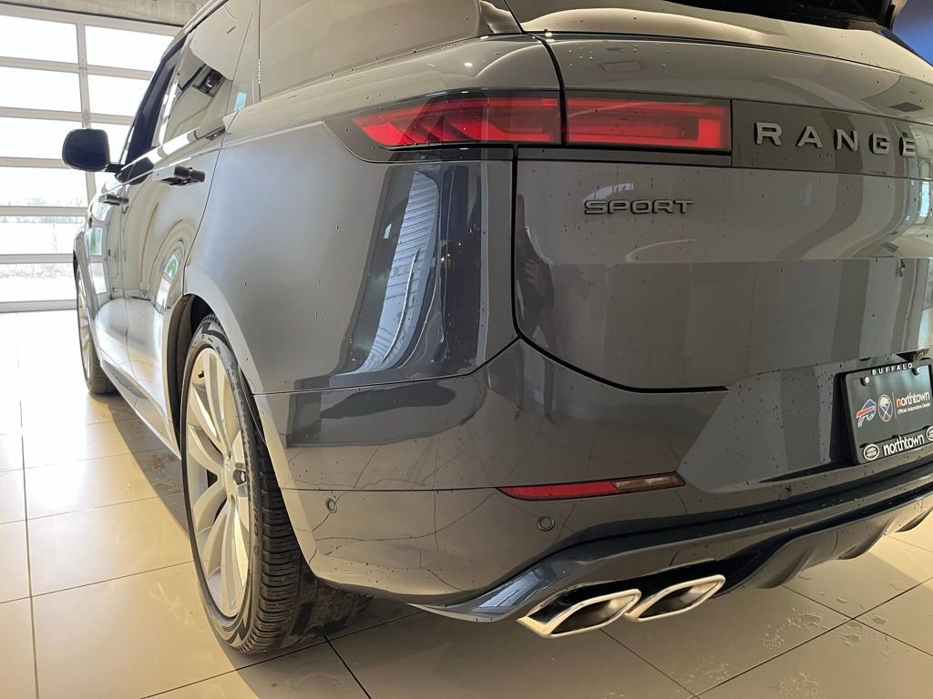 Used 2023 Land Rover Range Rover Sport First Edition image 20