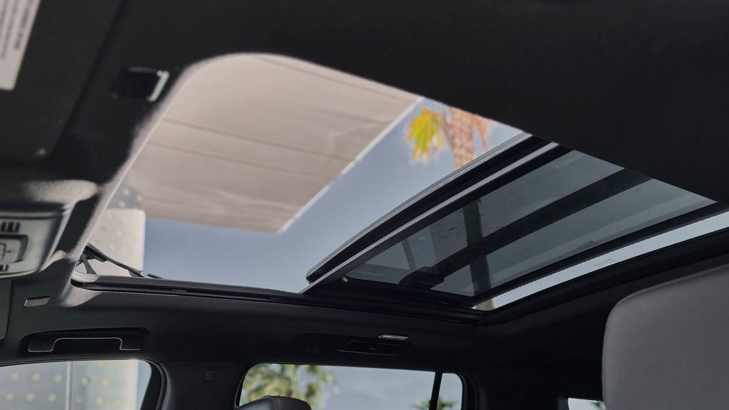 Used 2022 Chevrolet Suburban Z71 w/ Z71 Off-Road Package image 45