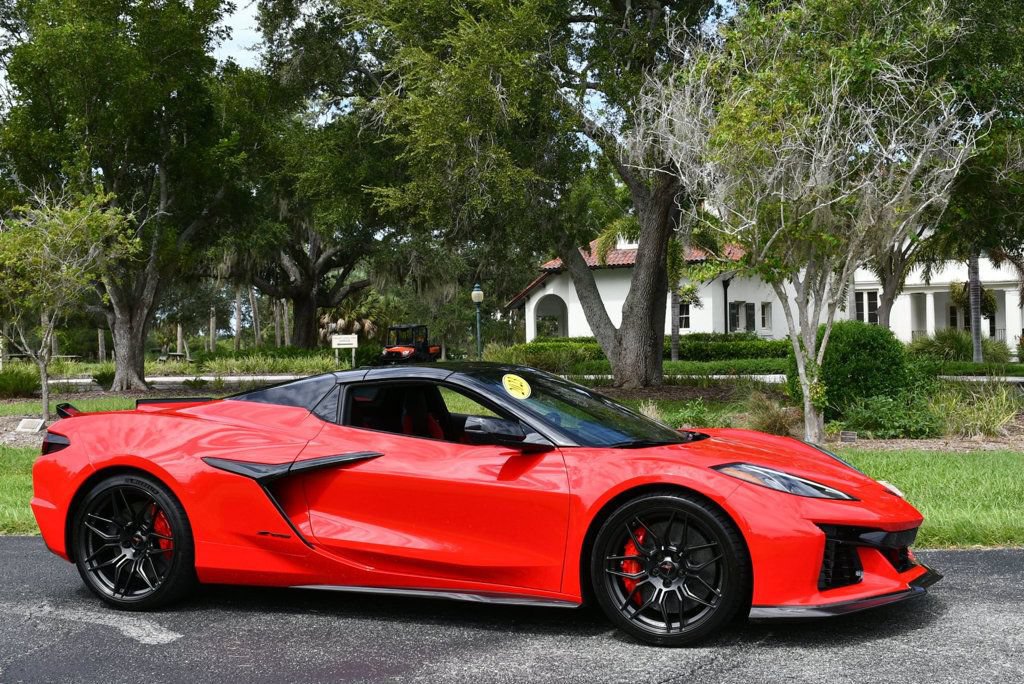 Used 2023 Chevrolet Corvette Z06 w/ Stealth Interior Trim Package RWD image 49