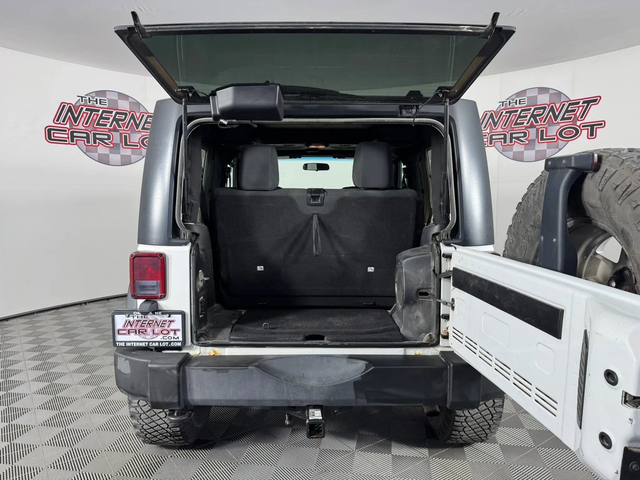Used 2011 Jeep Wrangler Rubicon w/ Dual Top Group AWD/4WD image 24