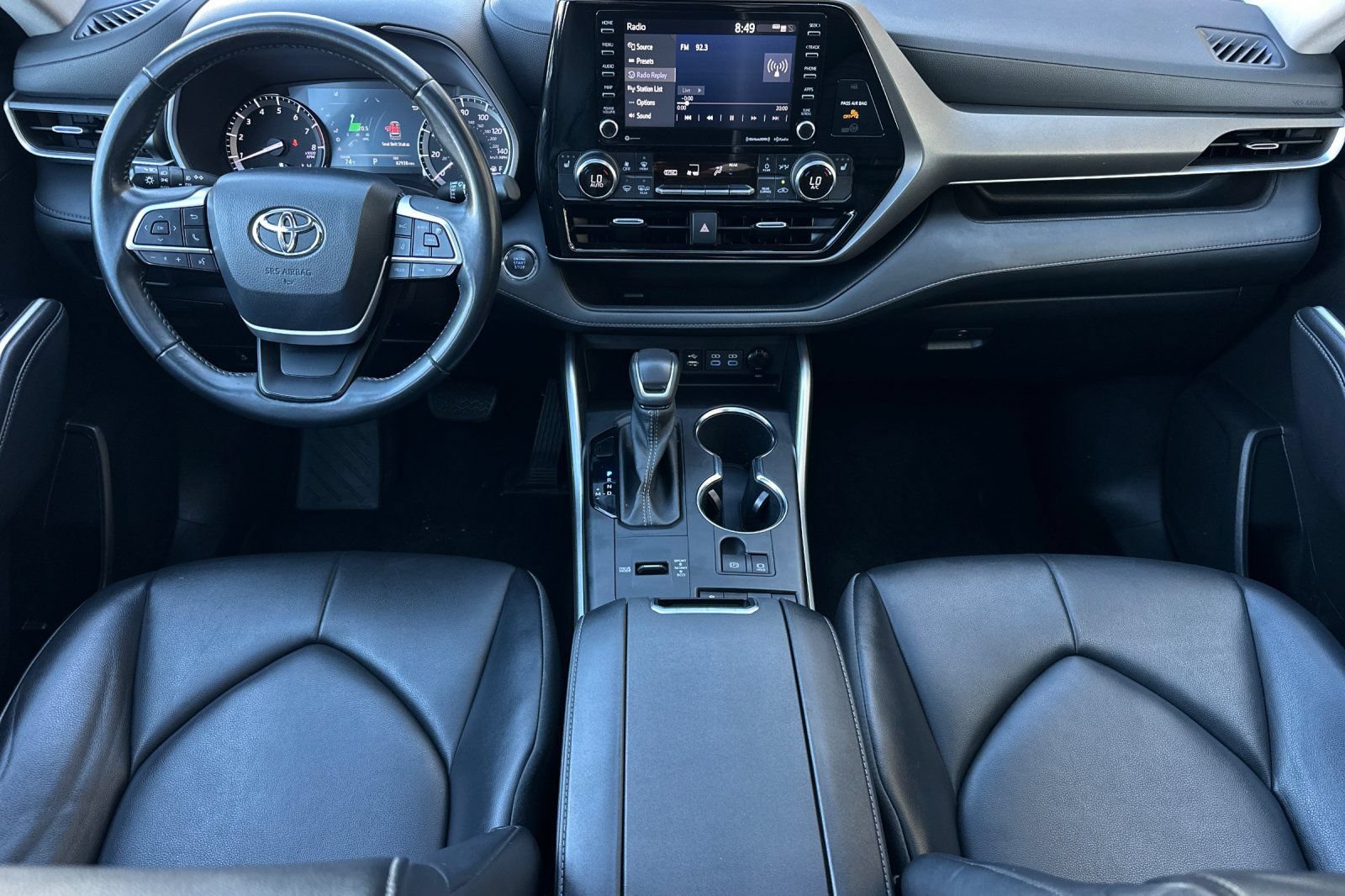 Used 2022 Toyota Highlander XLE FWD image 12